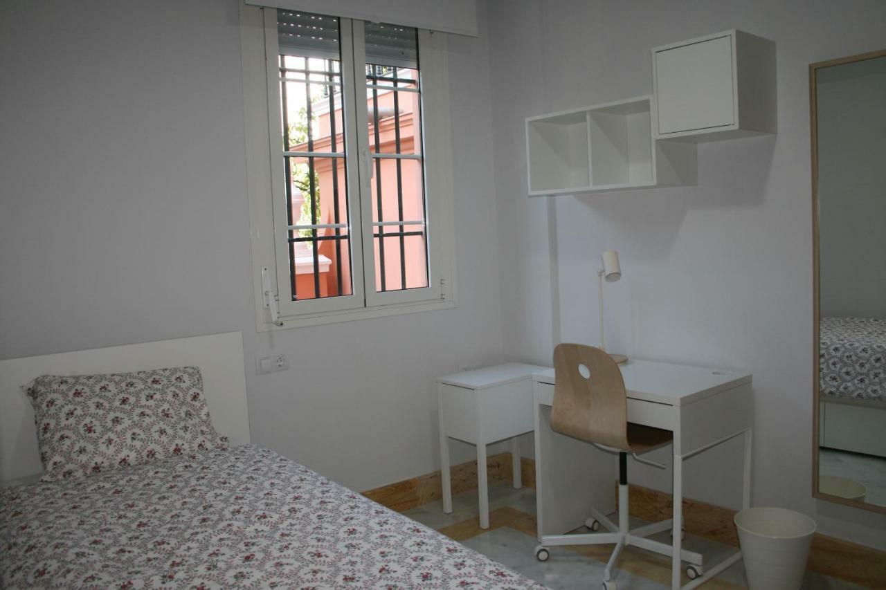 Colegio Mayor Careu - Women Only - University Community เซบีญา ภายนอก รูปภาพ