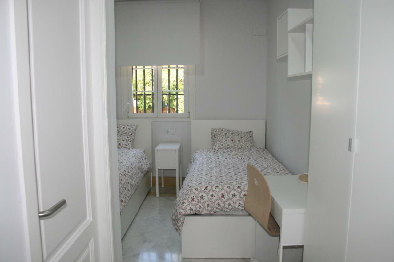 Colegio Mayor Careu - Women Only - University Community เซบีญา ภายนอก รูปภาพ